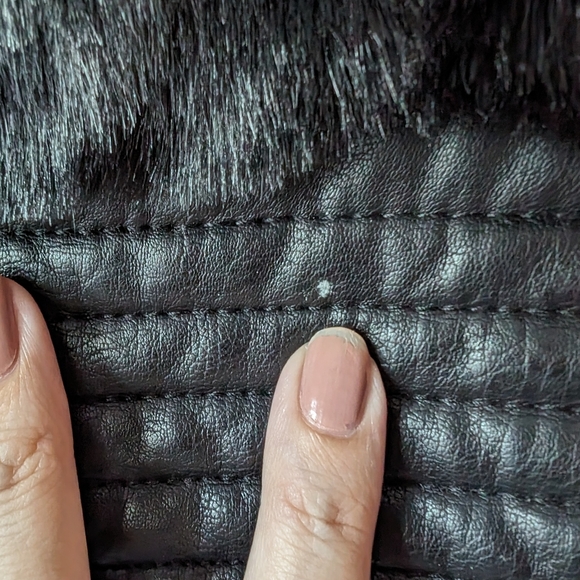 GUESS Faux Fur Black Zip Up Vest Size Medium Glam Punk Rock NYE - Picture 13 of 14